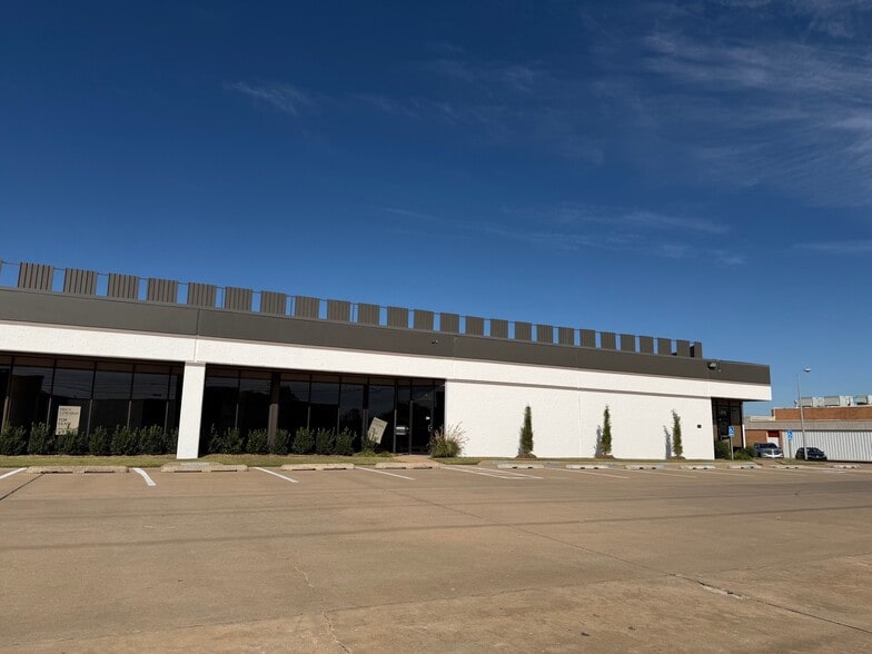 6701-6715 E 41st St, Tulsa, OK for lease - Building Photo - Image 3 of 7