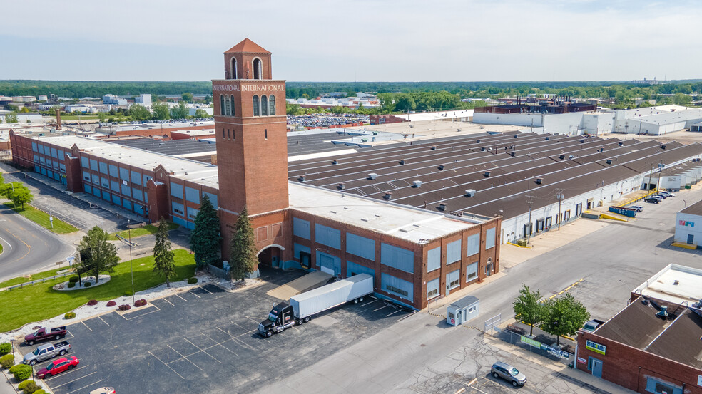 2701 S Coliseum Blvd, Fort Wayne, IN for lease - Building Photo - Image 1 of 6