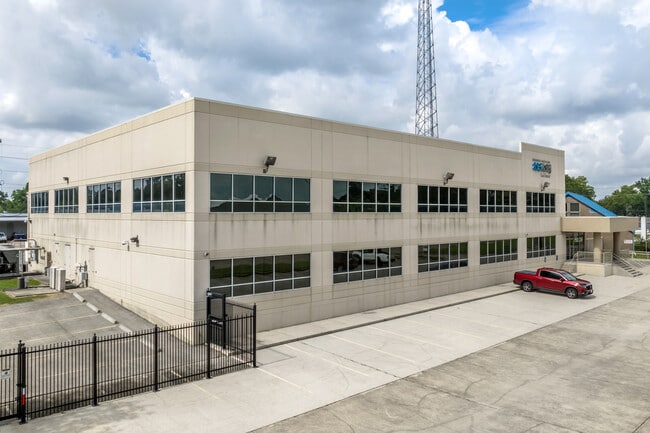 More details for Former Radio Station & Corporate Office – Office for Sale, Humble, TX