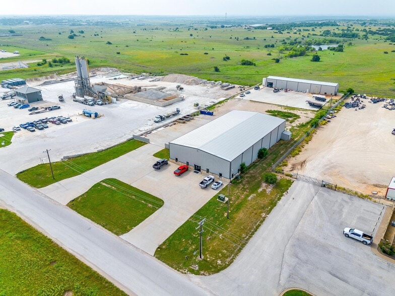 1050 Hughie Long Rd, Cresson, TX for lease - Building Photo - Image 3 of 19
