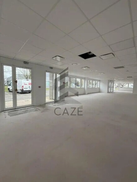 Office in Mérignac for lease - Building Photo - Image 3 of 13
