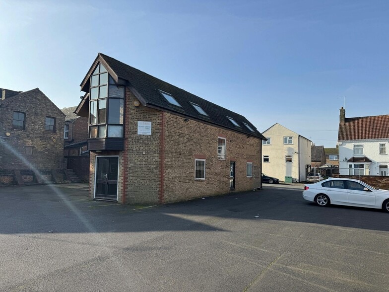 63-65, 67 & 69 Oundle Road portfolio of 3 properties for sale on LoopNet.com - Building Photo - Image 2 of 11