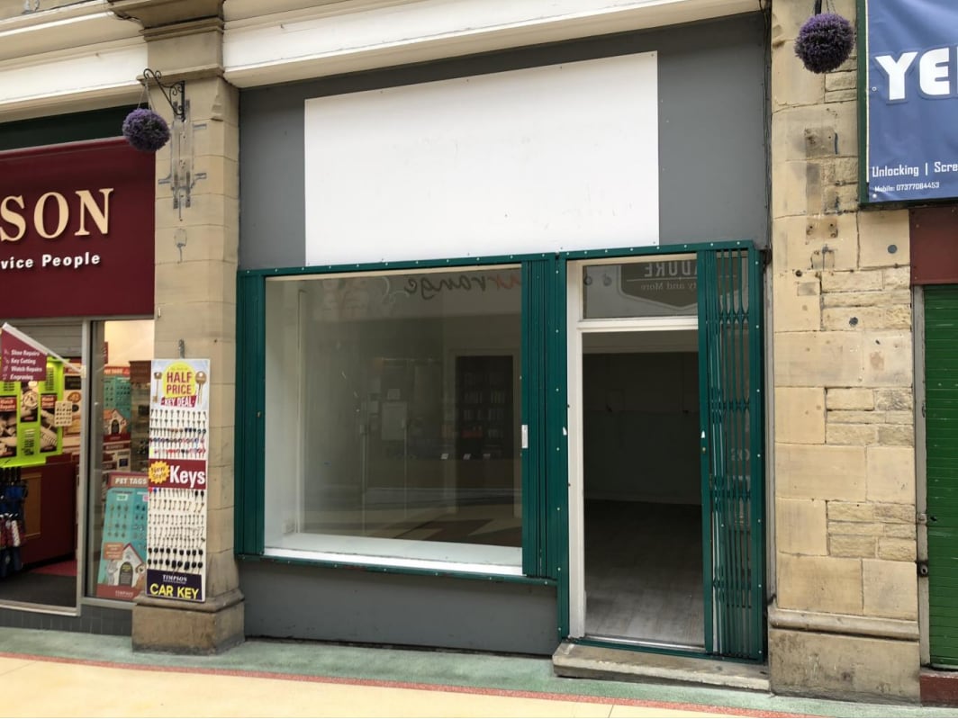 20 Imperial Arcade, Huddersfield for sale Primary Photo- Image 1 of 1