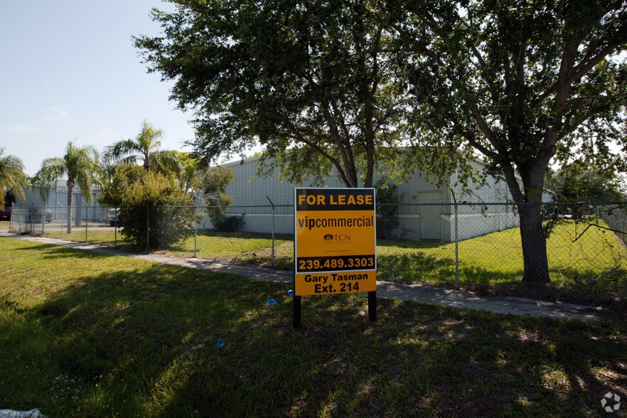 16141 Pine Ridge Rd, Fort Myers, FL for lease - Building Photo - Image 2 of 6