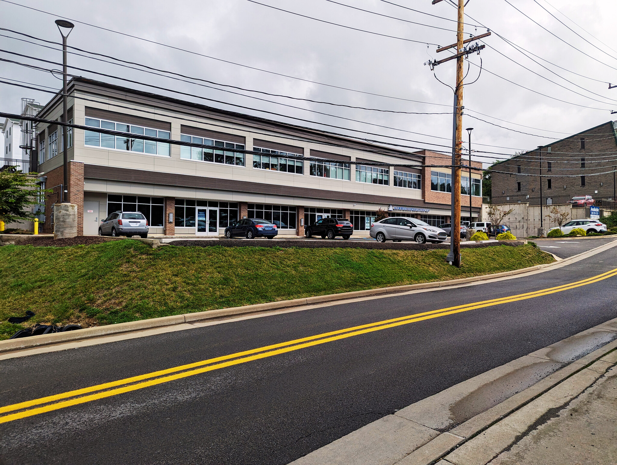 1053 Maple Dr, Morgantown, WV for lease Building Photo- Image 1 of 8