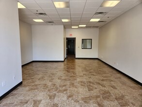 8690 S Maryland Pky, Las Vegas, NV for lease Building Photo- Image 1 of 3