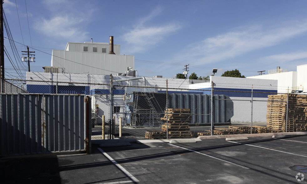 1100 E Kimberly Ave, Anaheim, CA for lease - Building Photo - Image 3 of 4