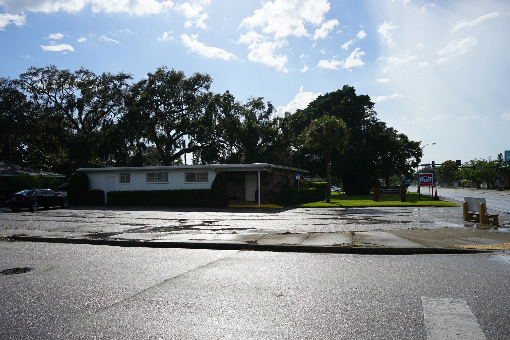 2505 Manatee Ave W, Bradenton, FL for sale Primary Photo- Image 1 of 1