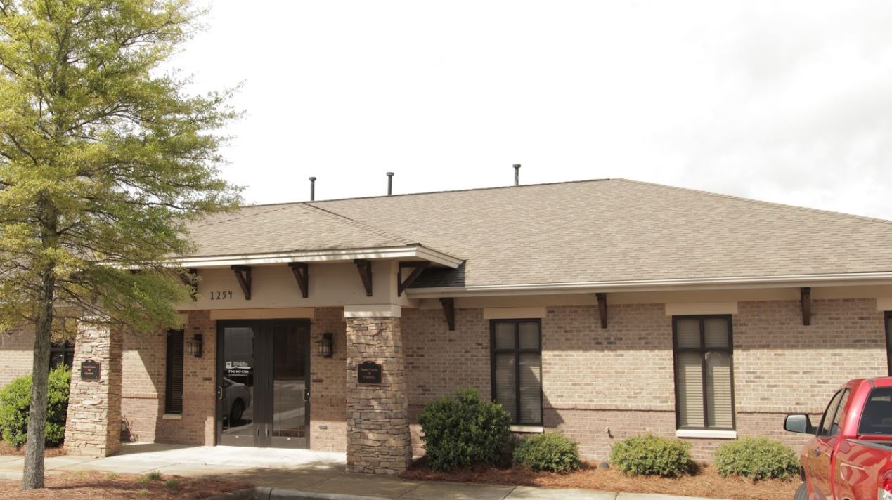 1208 Mann Dr, Matthews, NC for sale Primary Photo- Image 1 of 1