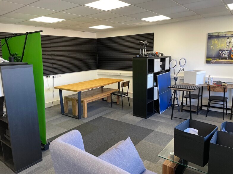 St. James Rd, Brackley for sale - Building Photo - Image 2 of 4