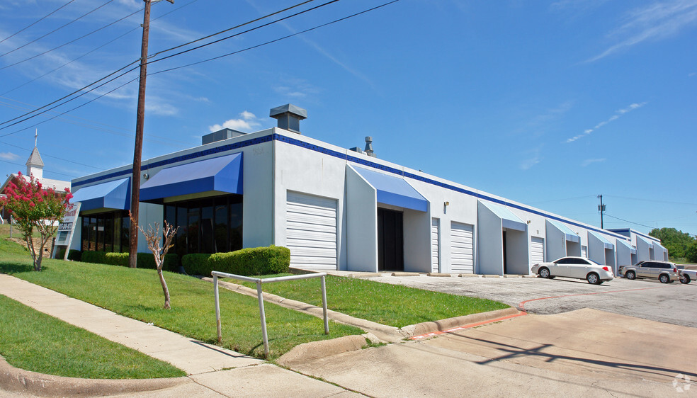 7501-7545 Calmont Ave, Fort Worth, TX for sale - Primary Photo - Image 1 of 1