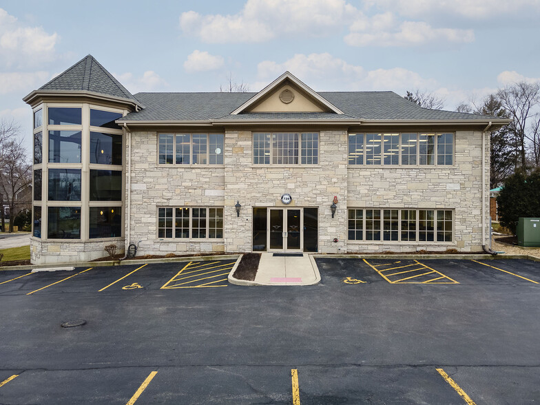 739 North Ave, Glendale Heights, IL for lease - Primary Photo - Image 1 of 47