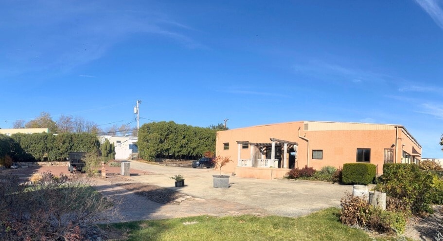 4 Union Hill Rd, Conshohocken, PA for lease Primary Photo- Image 1 of 7