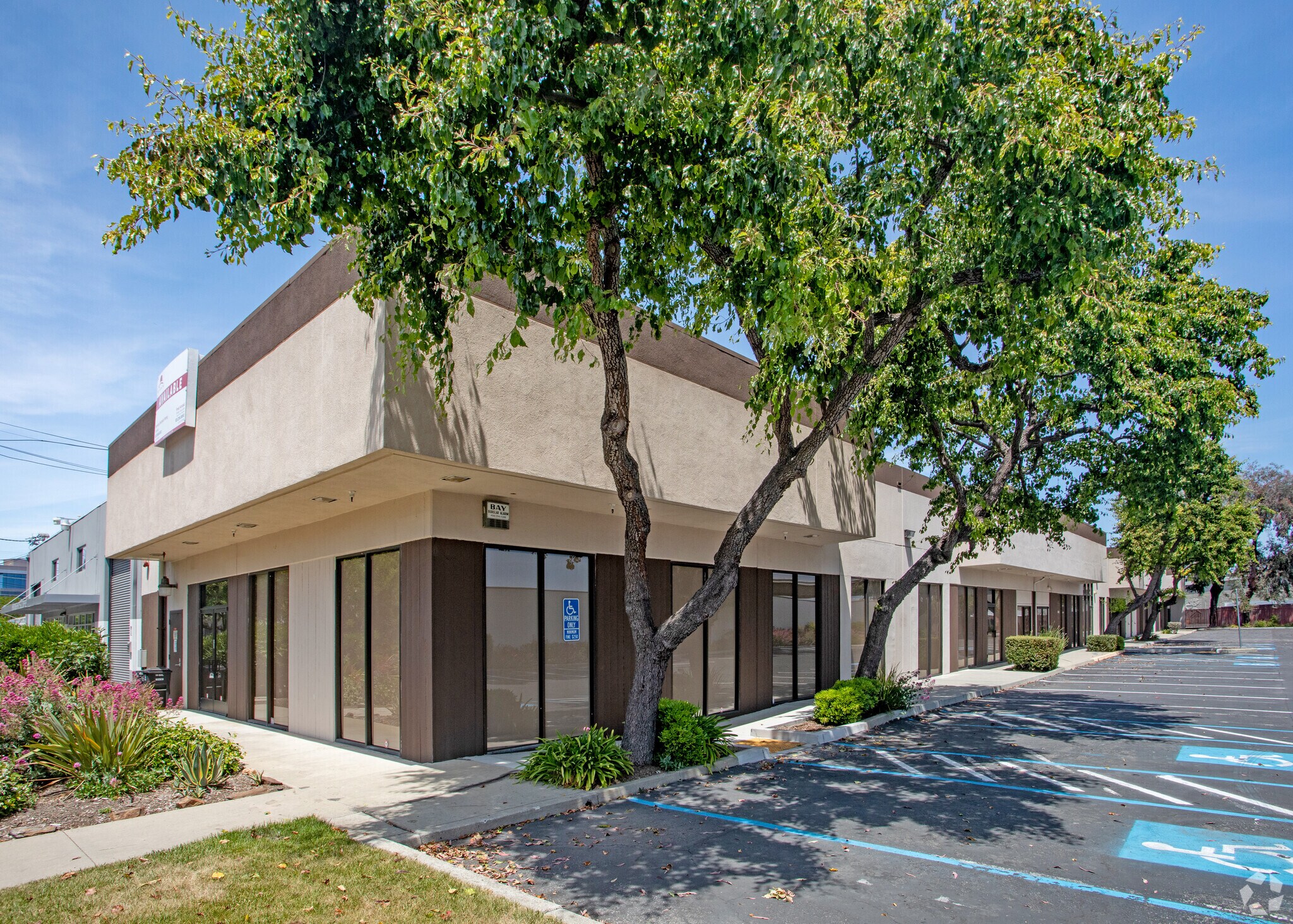 1060 Terra Bella Ave, Mountain View, CA for lease Primary Photo- Image 1 of 22