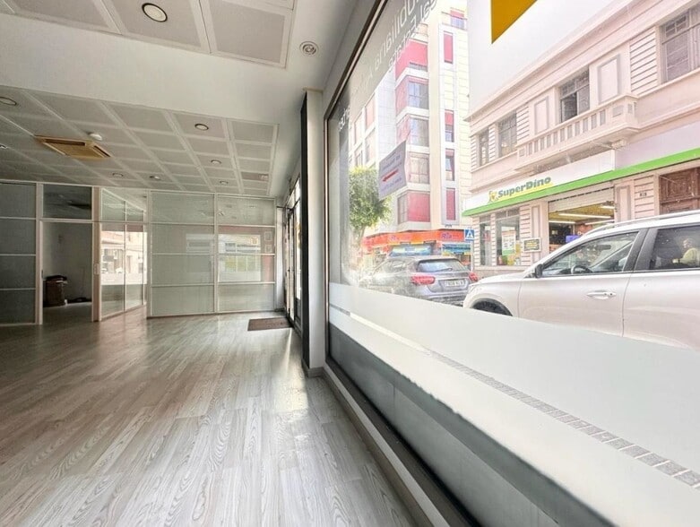 Retail in LAS PALMAS for sale - Building Photo - Image 2 of 12