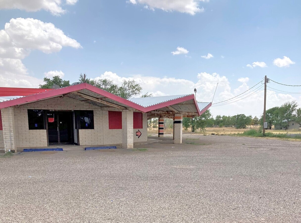 1001 W 5th St, Plainview, TX 79072
