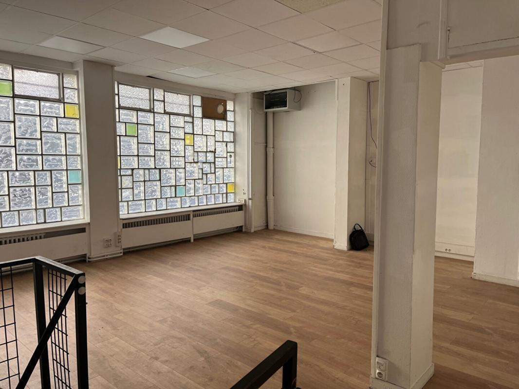 113 Rue Lamarck, Paris for sale Building Photo- Image 1 of 9