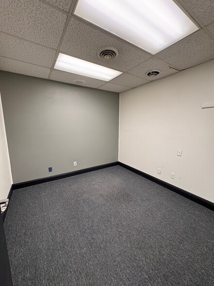 823 W Sunrise Cir, Hobbs, NM for lease - Building Photo - Image 3 of 8