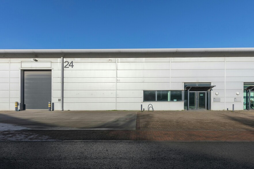 Ockham Dr, Greenford for lease - Building Photo - Image 1 of 5