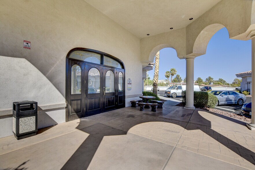 5820 S Pecos Rd, Las Vegas, NV for lease - Building Photo - Image 3 of 16