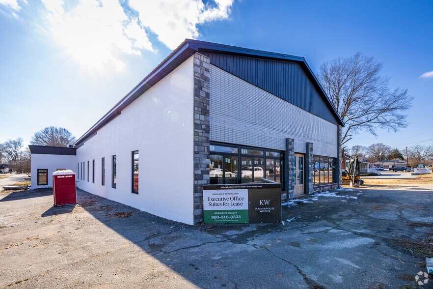 1484 Dale Earnhardt Blvd, Kannapolis, NC for lease - Building Photo - Image 1 of 17