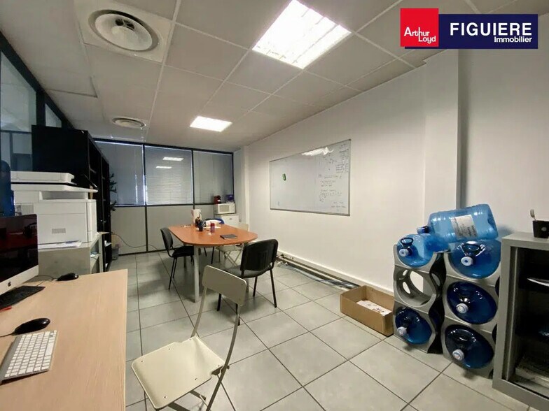 Office in Aix-en-Provence for lease - Interior Photo - Image 3 of 8