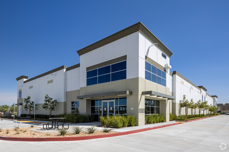 14000 Meridian Pky, Riverside, CA for lease - Building Photo - Image 1 of 7