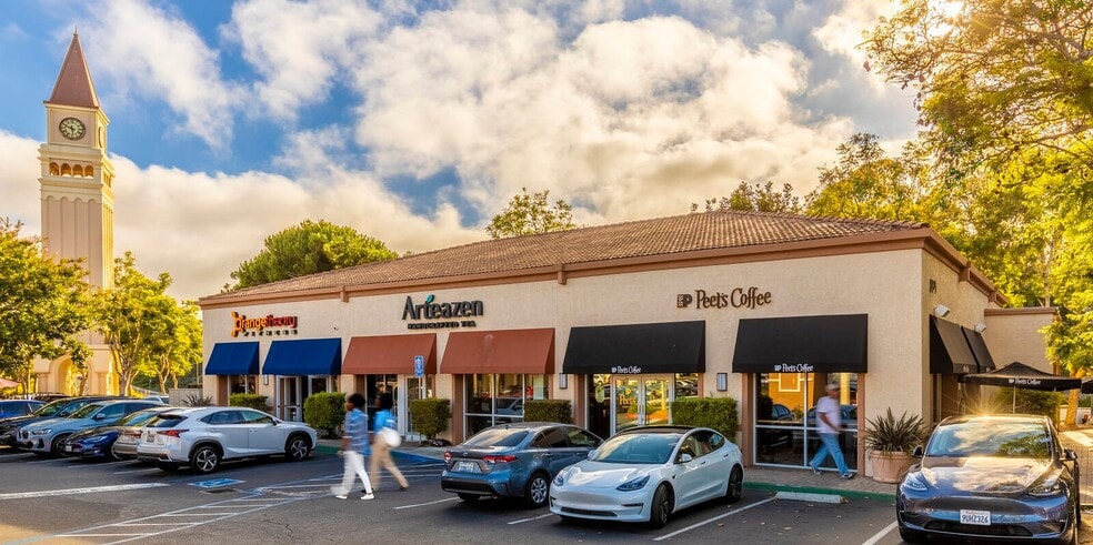8895-8955 Towne Centre Dr, San Diego, CA for lease - Building Photo - Image 2 of 9