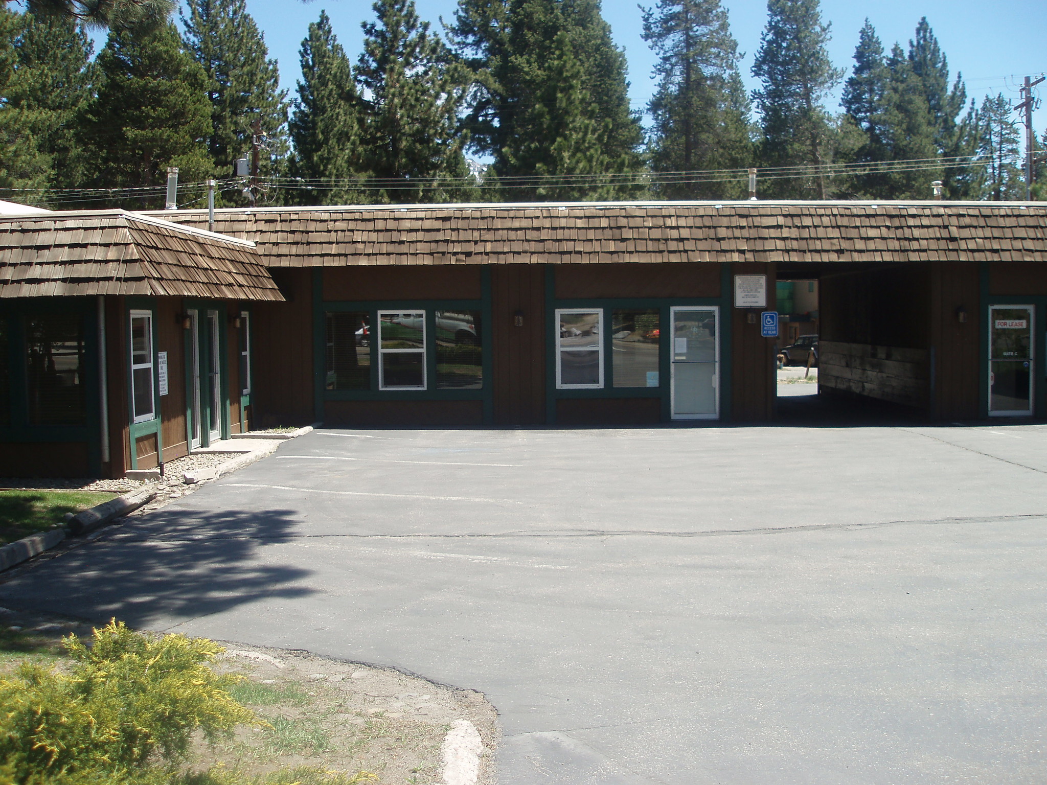 2580 Lake Tahoe Blvd, South Lake Tahoe, CA for lease Primary Photo- Image 1 of 3