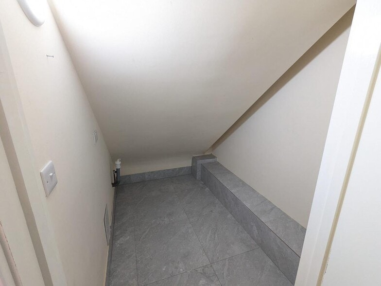 122-122A Finchley Rd, London for lease - Building Photo - Image 3 of 24