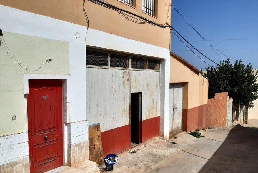 Industrial in València for sale - Building Photo - Image 1 of 5