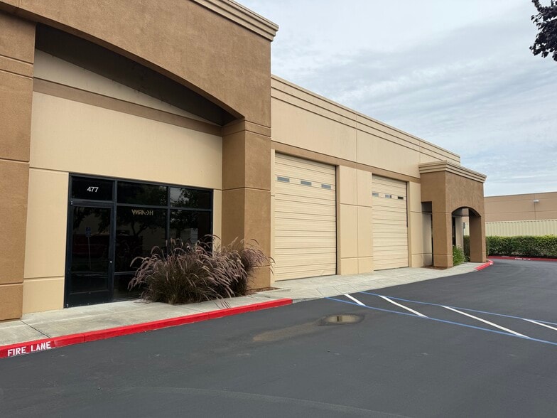 455-485 Technology Way, Napa, CA for lease - Building Photo - Image 2 of 6