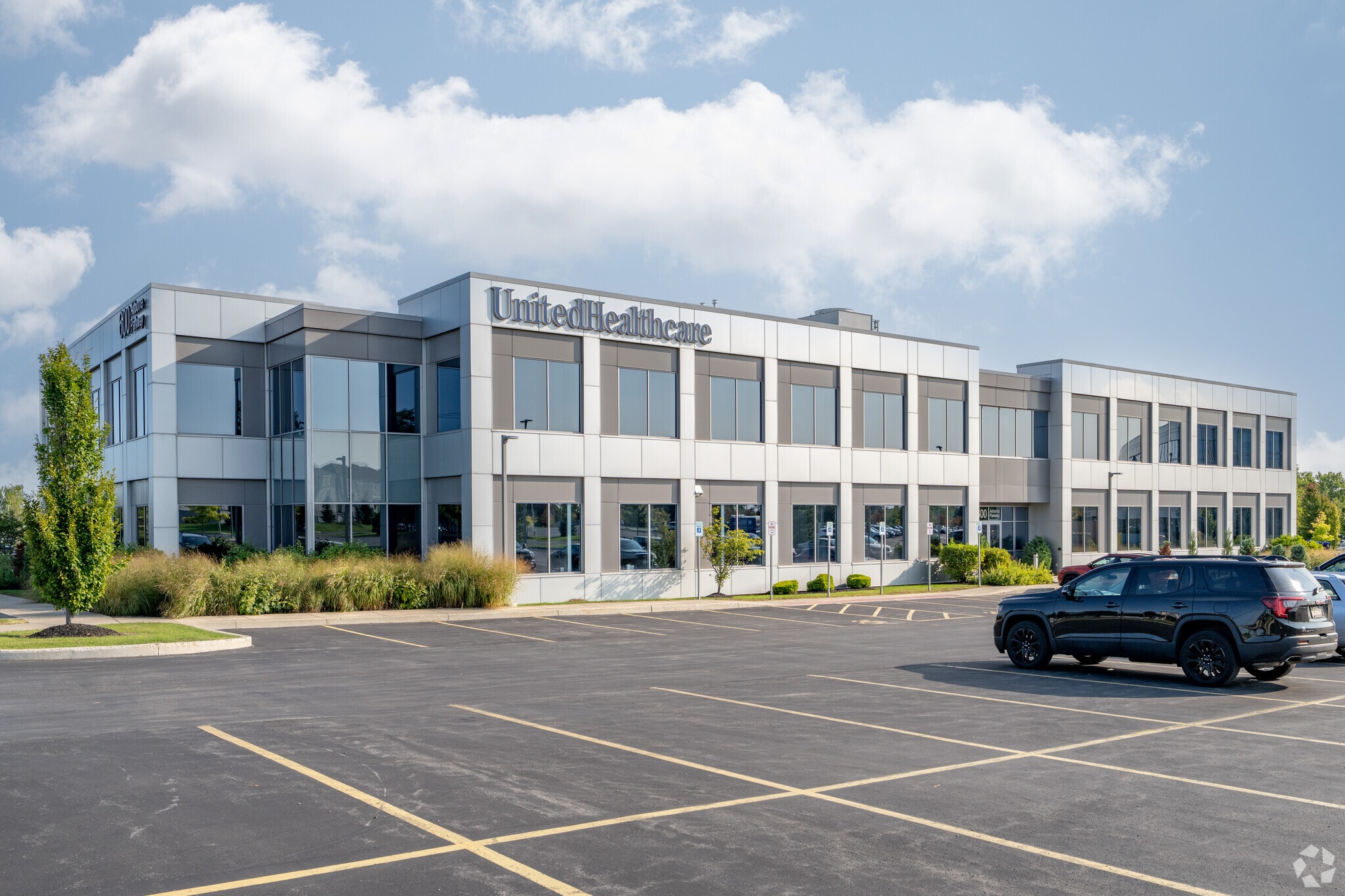 600 Airborne Pky, Cheektowaga, NY for lease Building Photo- Image 1 of 33