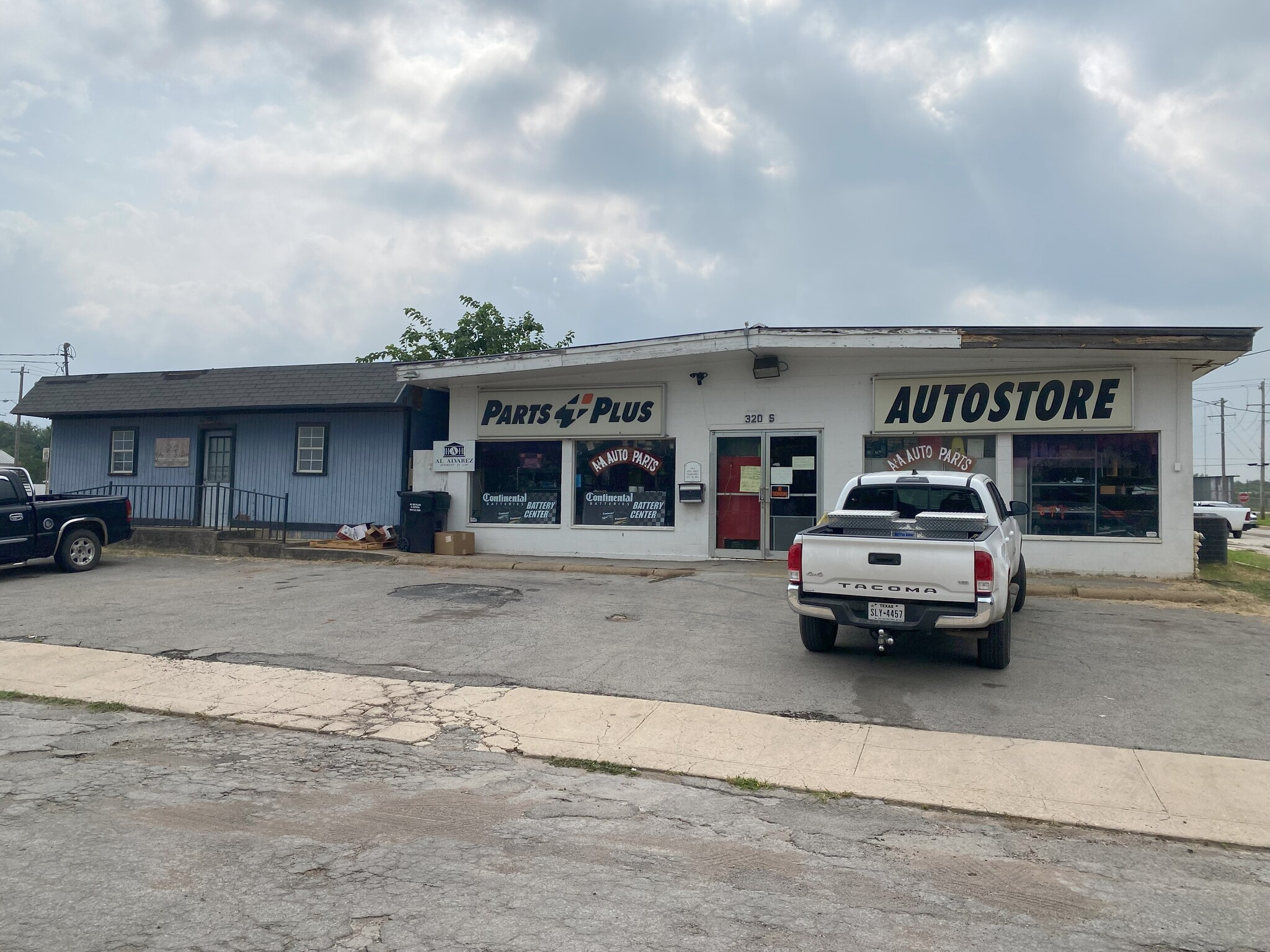 320 S Mulberry St, Pearsall, TX for sale Building Photo- Image 1 of 19