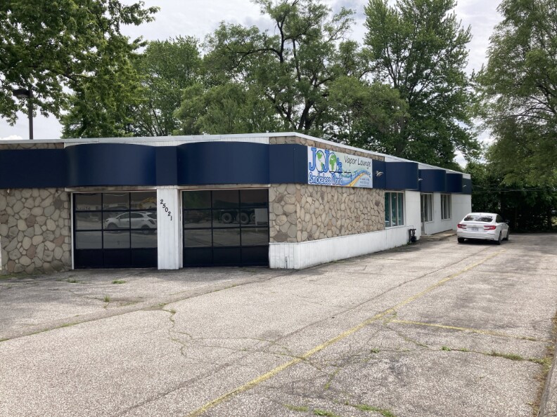 25021 Lorain Ave, North Olmsted, OH for sale Primary Photo- Image 1 of 1