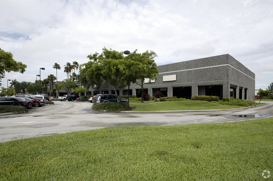 9955 NW 116th Way, Medley, FL for lease - Building Photo - Image 3 of 3