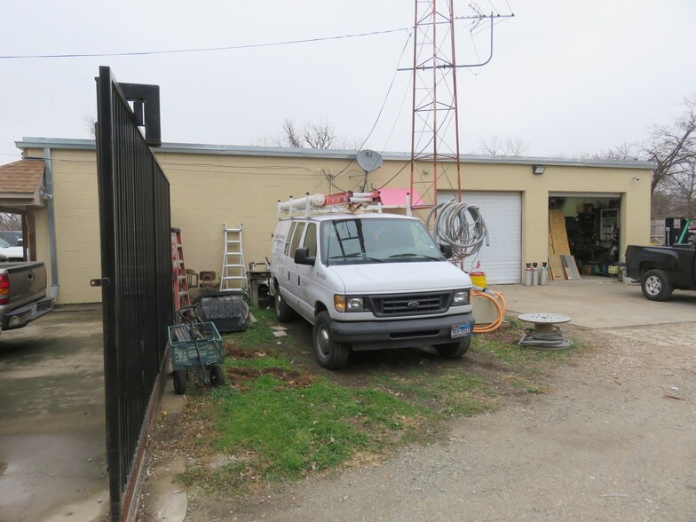 5620 Midway Rd, Fort Worth, TX for lease - Building Photo - Image 3 of 8