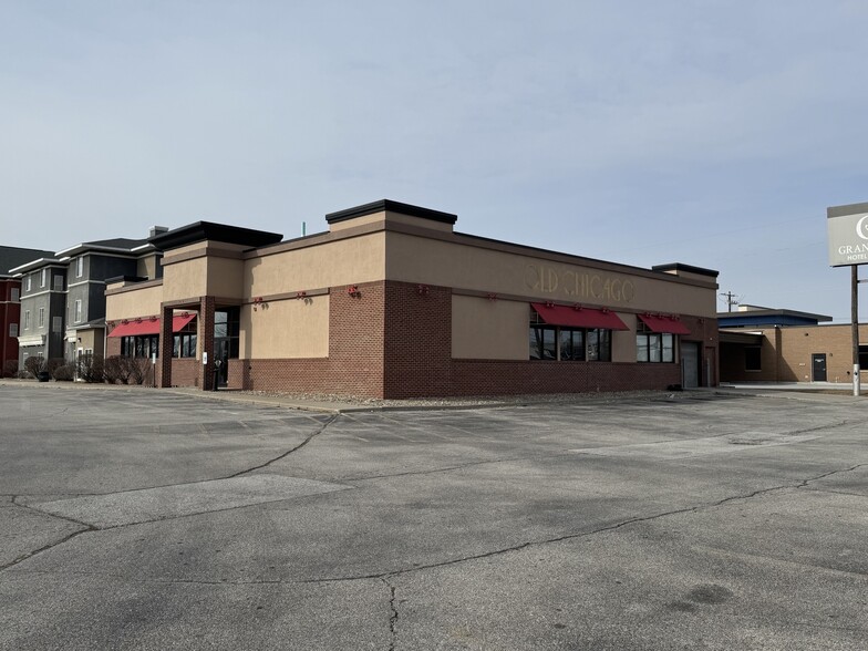 1610 S Kellogg Ave, Ames, IA for lease - Building Photo - Image 2 of 18