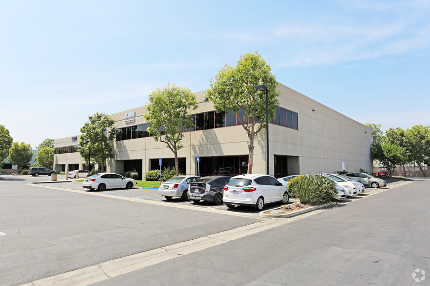 1521 E Orangethorpe Ave, Fullerton, CA for lease - Building Photo - Image 3 of 5