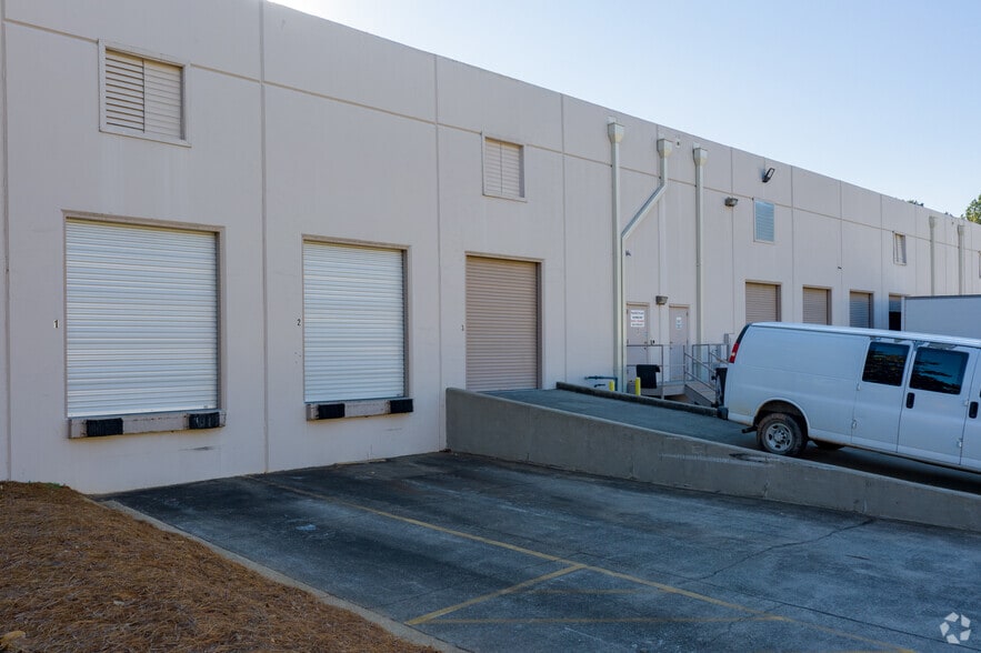 2038-2046 Weems Rd, Tucker, GA for lease - Building Photo - Image 3 of 4