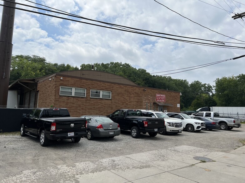 3751 Valley Rd, Brooklyn Heights, OH for lease - Building Photo - Image 2 of 17