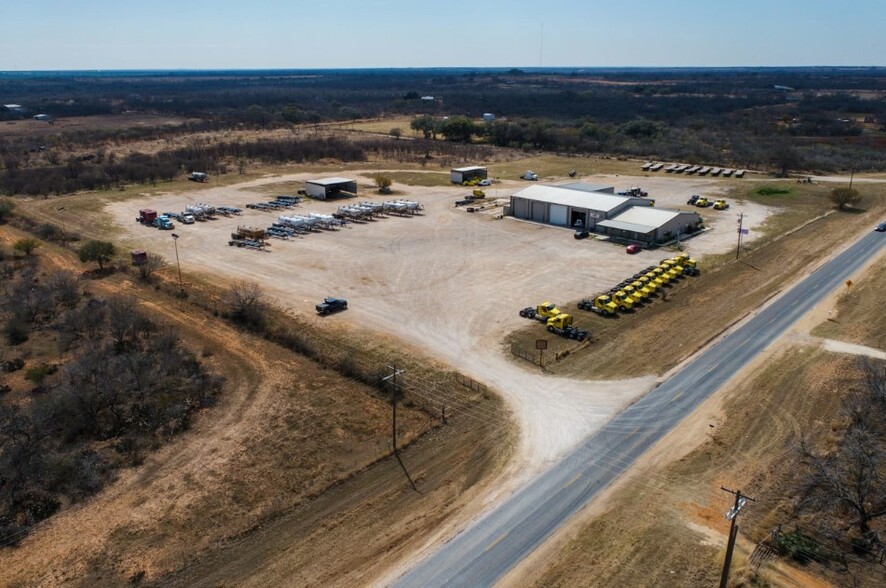 4558 County Road 307, Jourdanton, TX for sale - Building Photo - Image 1 of 1