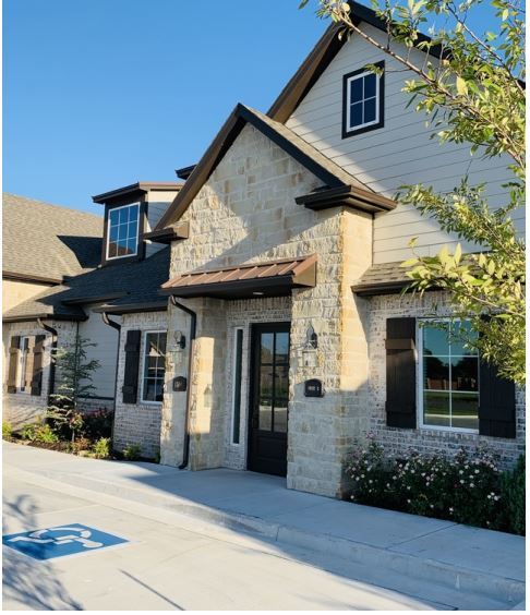 1113 SW 30th Ct, Moore, OK for sale - Building Photo - Image 1 of 1