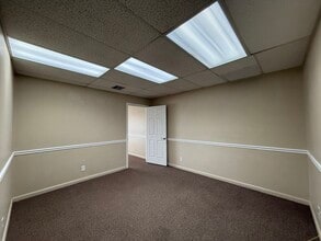 1881 NE 26th St, Wilton Manors, FL for lease Interior Photo- Image 1 of 4