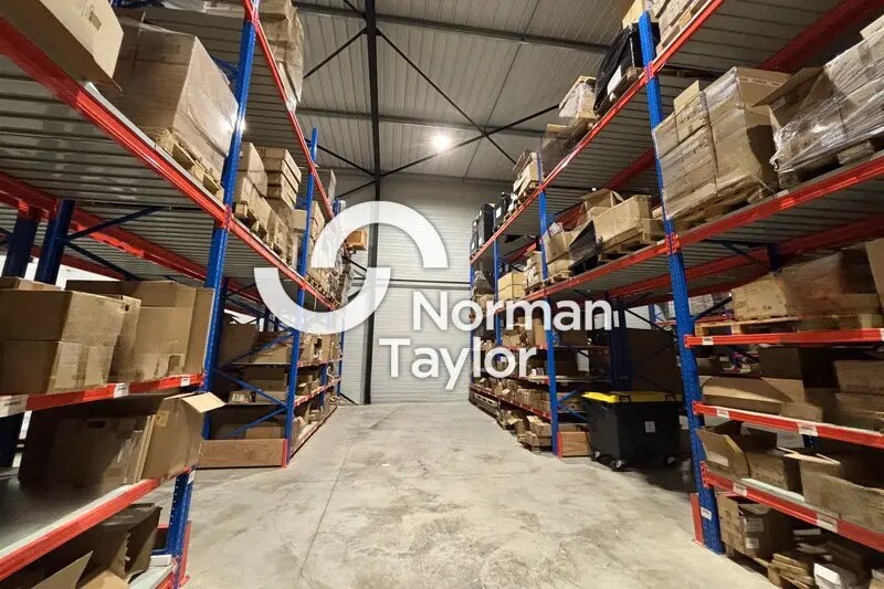 Flex in Montpellier for lease Interior Photo- Image 1 of 7