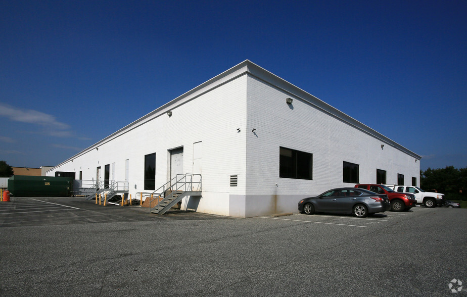 10720 Gilroy Rd, Hunt Valley, MD for lease - Building Photo - Image 2 of 6