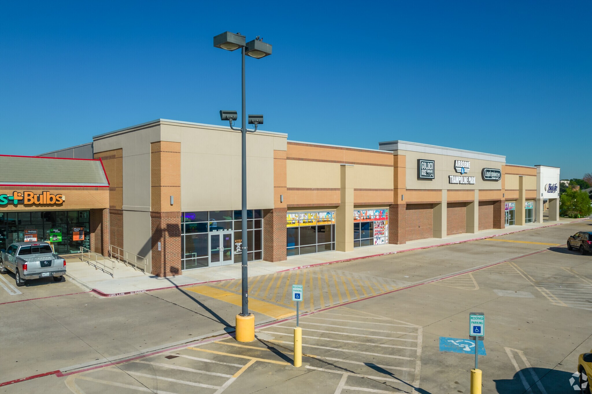 1087 W Main St, Lewisville, TX for sale Primary Photo- Image 1 of 1