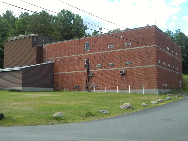 76 Pearl St, Springfield, VT for lease - Building Photo - Image 2 of 2