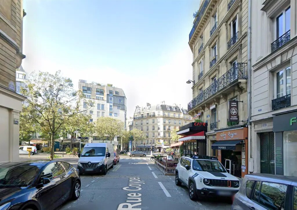Retail in Paris for sale Building Photo- Image 1 of 3