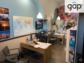 Retail in Cuenca, Cuenca for lease Interior Photo- Image 2 of 3